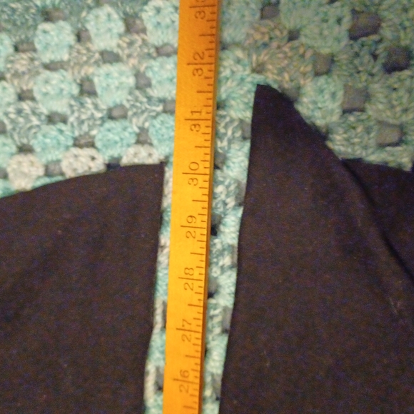 Split back top. ⚫ - Picture 6 of 7